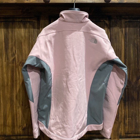 The North Face women’s soft shell jacket - Picture 2 of 3